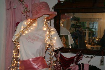 kleid-weiss-und-rosa-outfit